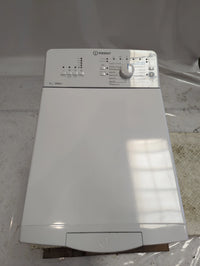Lave-Linge Top 7 kg Reconditionné INDESIT BTWL7220FR/N : vue du haut ouverture et commandes