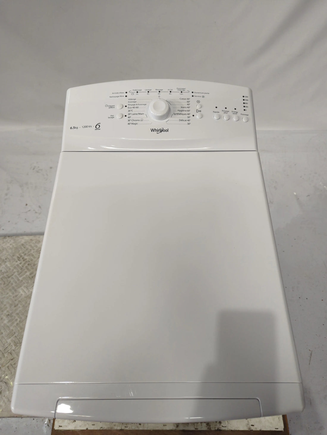 Lave-Linge Top 6.5 kg Reconditionné WHIRLPOOL TDLR65230LFRN : vue du haut ouverture et commandes