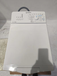 Lave-Linge Top 6 kg Reconditionné INDESIT BTWL6240FR/N : vue du haut ouverture et commandes