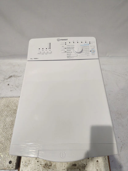 Lave-Linge Top 6 kg Reconditionné INDESIT BTWNL60400FR/N : vue du haut ouverture et commandes