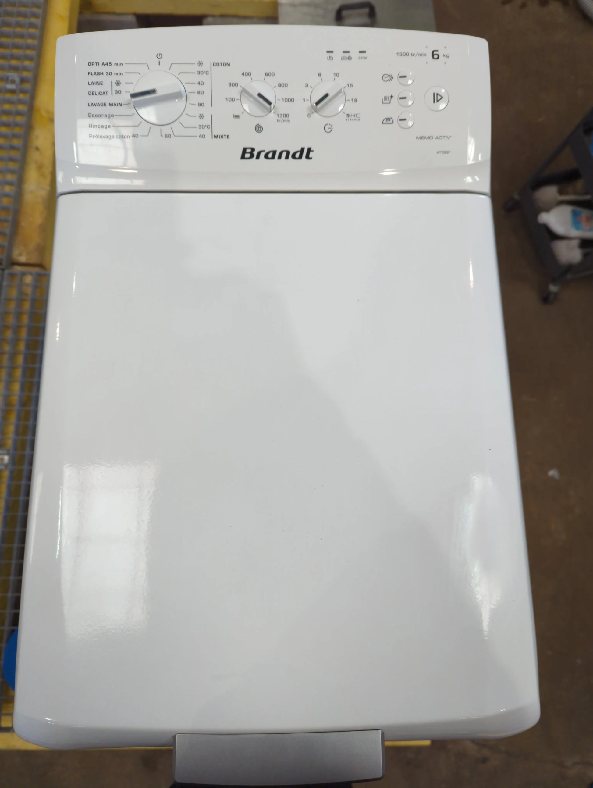 Lave-Linge Top 6 kg Reconditionné BRANDT WTC63F : vue du haut ouverture et commandes