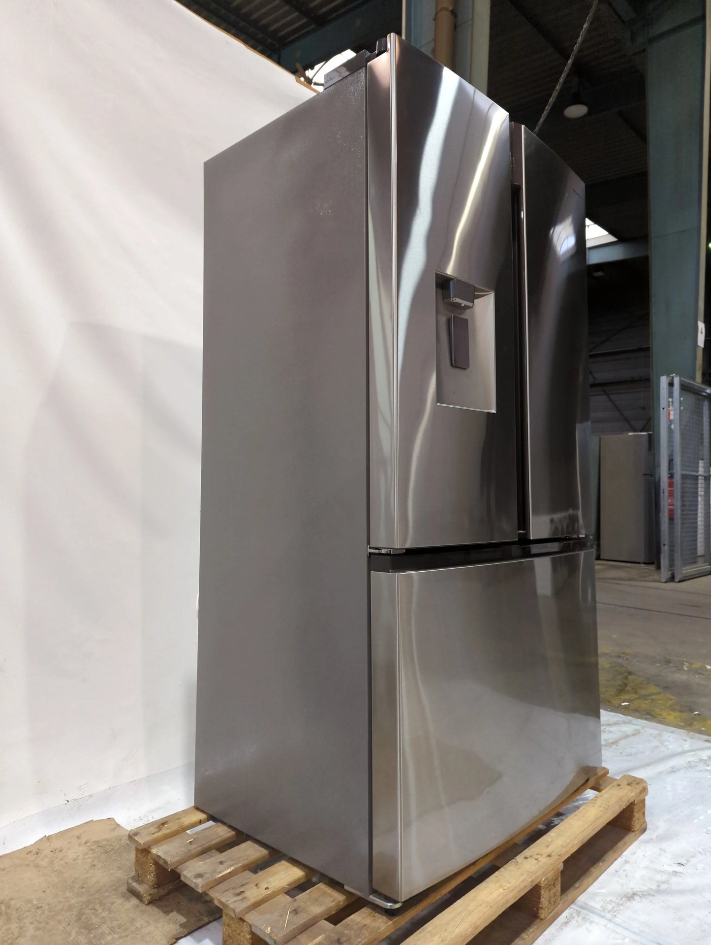 Réfrigérateur Multi-Portes 596 L Reconditionné HISENSE RF750N4ISF : détails
