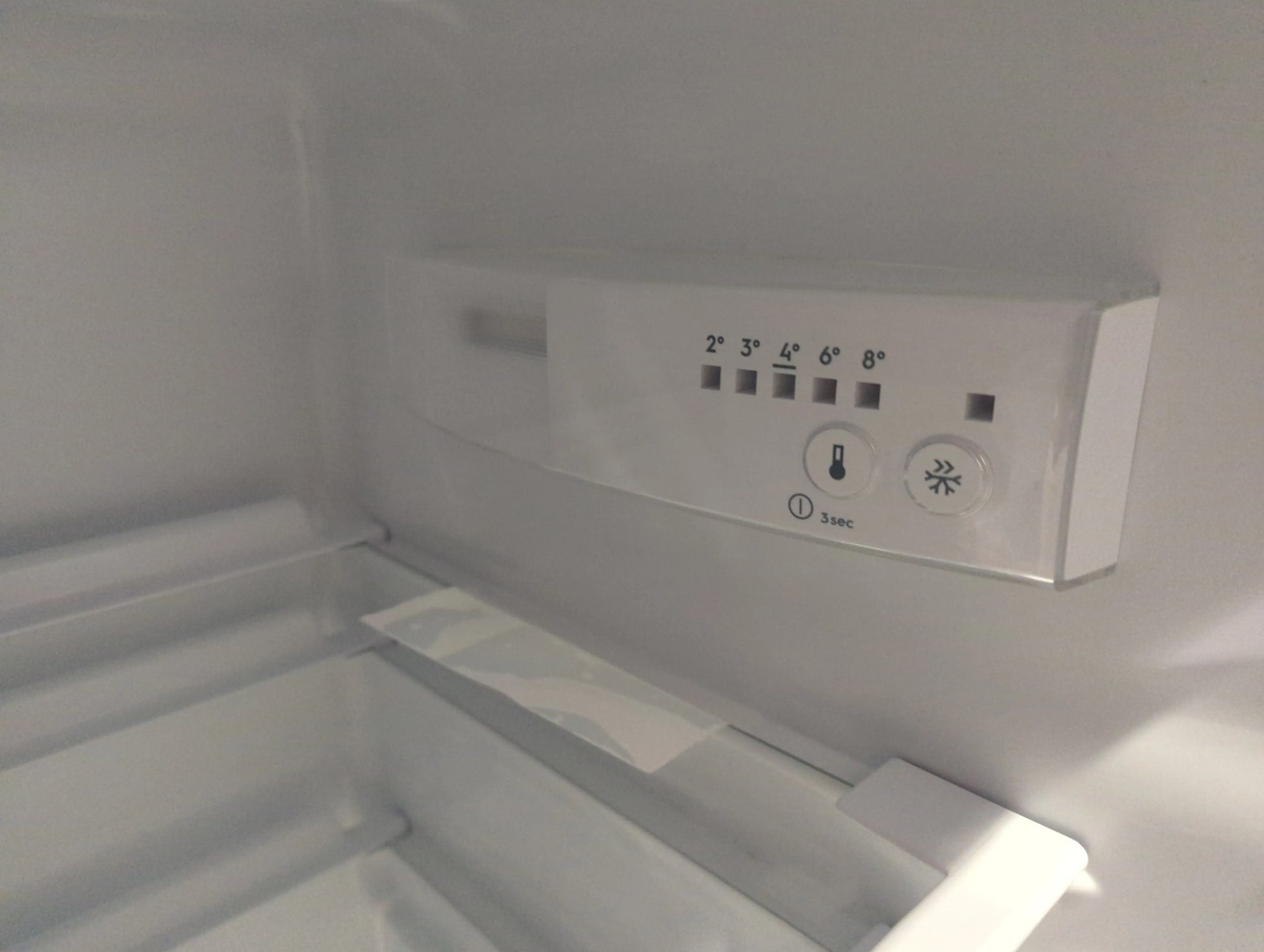 Réfrigérateur Encastrable 218 L Reconditionné AEG SDB614F1AS