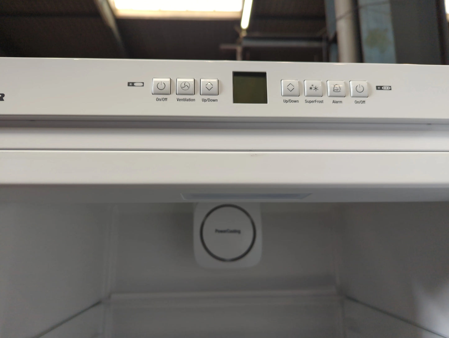 Réfrigérateur Avec Congélateur 304 L Reconditionné LIEBHERR CN 4313 : vue de l'intérieur