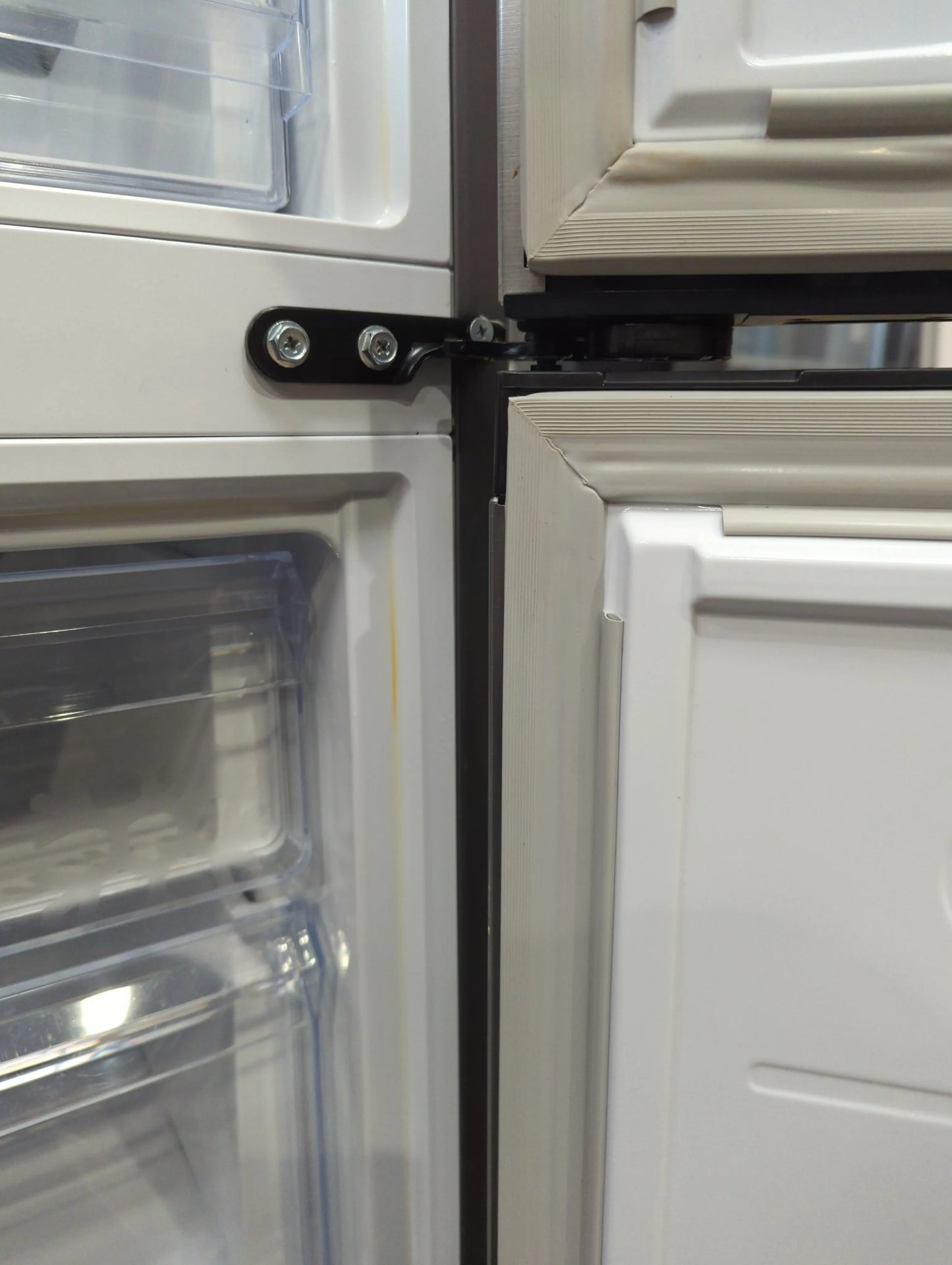 Réfrigérateur Avec Congélateur 390 L Reconditionné SAMSUNG RB38T672ESA : détails