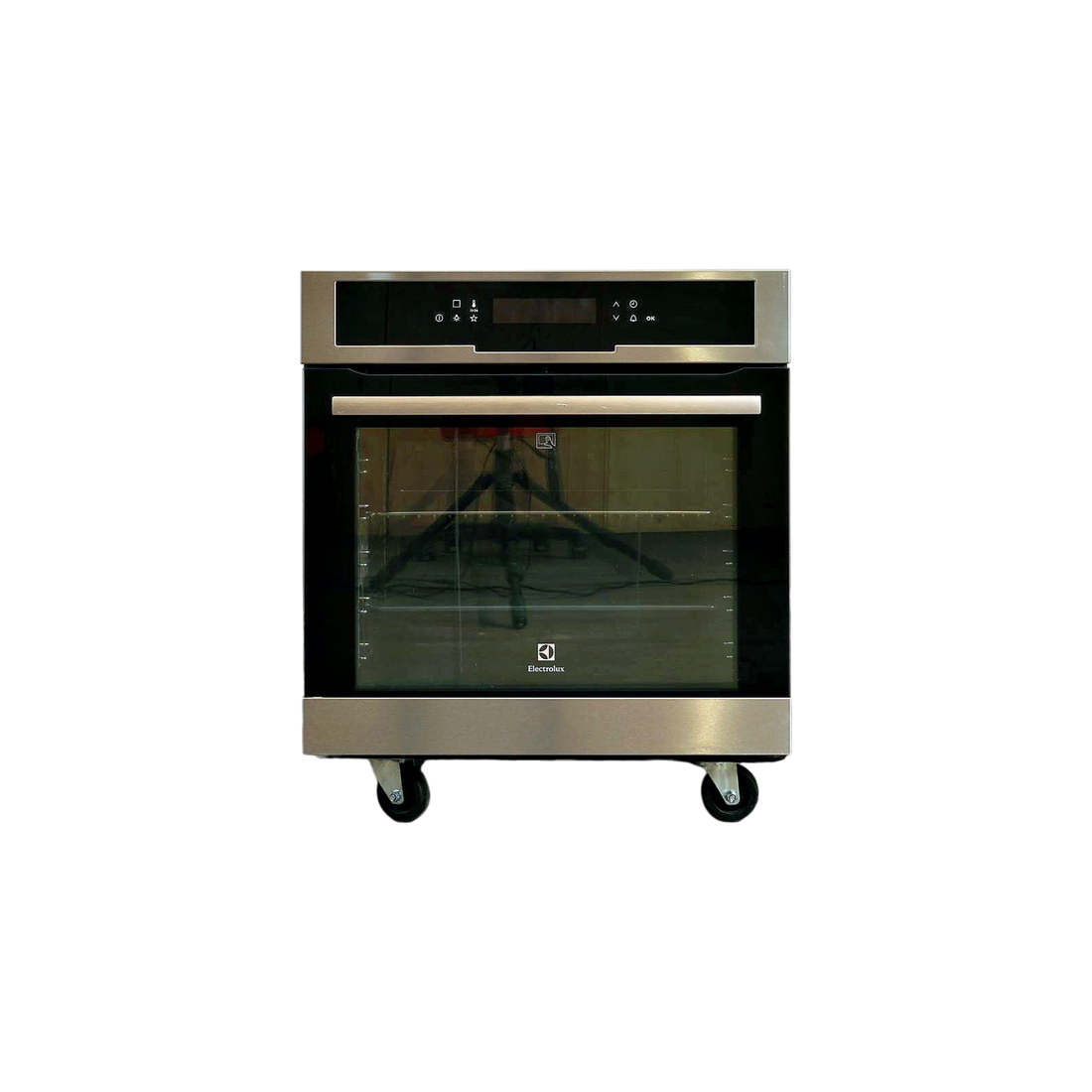 Four Chaleur Tournante 71 L Reconditionné ELECTROLUX EOC5741AOX : vue de face